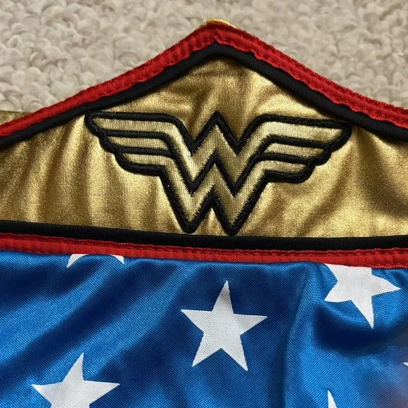 Wonder Woman skirt - Picture 4 of 10